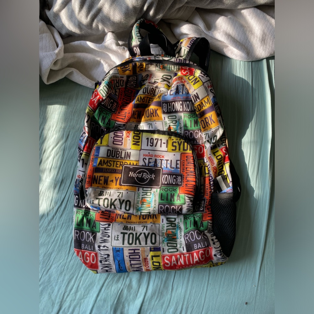 HARD ROCK CAFE LICENSE PLATE PRINT PACKABLE BACKPACK